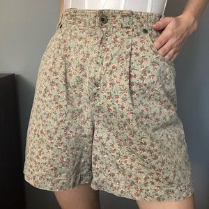 Liz Wear 90’s shorts